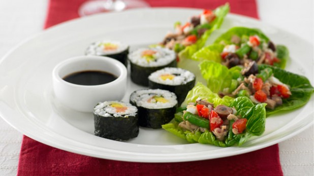 Sushi-rolls-with-smoked-salmon-and-avocado.jpg
